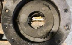 Редуктор бортовой в сборе без ступицы CDM 833 LG30F.04409A